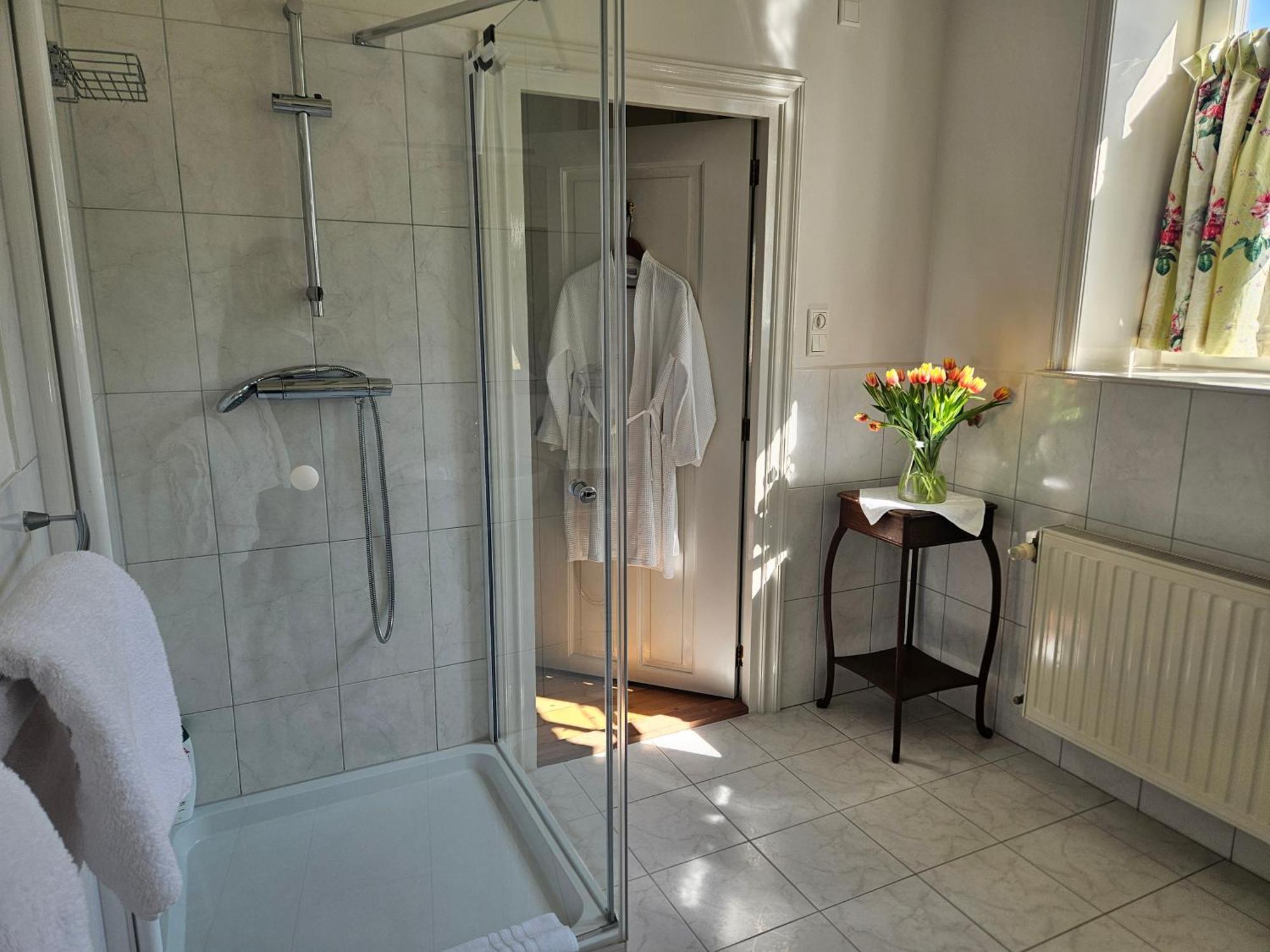 B&B Monumentaal Logeren Зирикзе Экстерьер фото